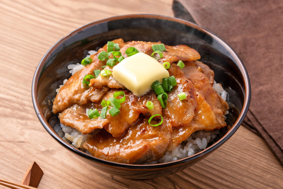 ガリバタ味噌豚丼